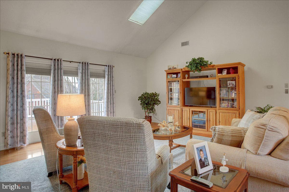 84 Monroe Drive photo 11