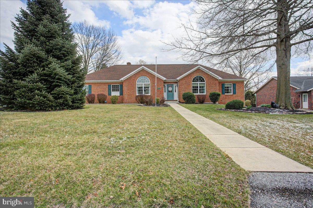 84 Monroe Drive photo 2