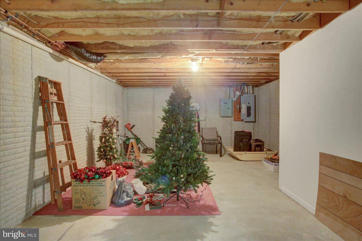 84 Monroe Drive photo 41