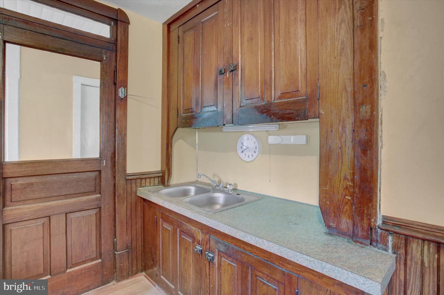 126 Faust Street photo 15