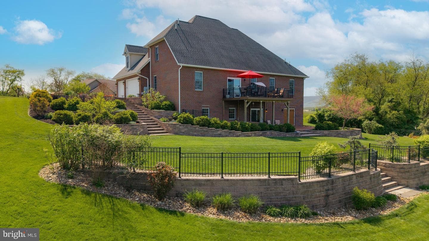 239 Abishire Way photo 6