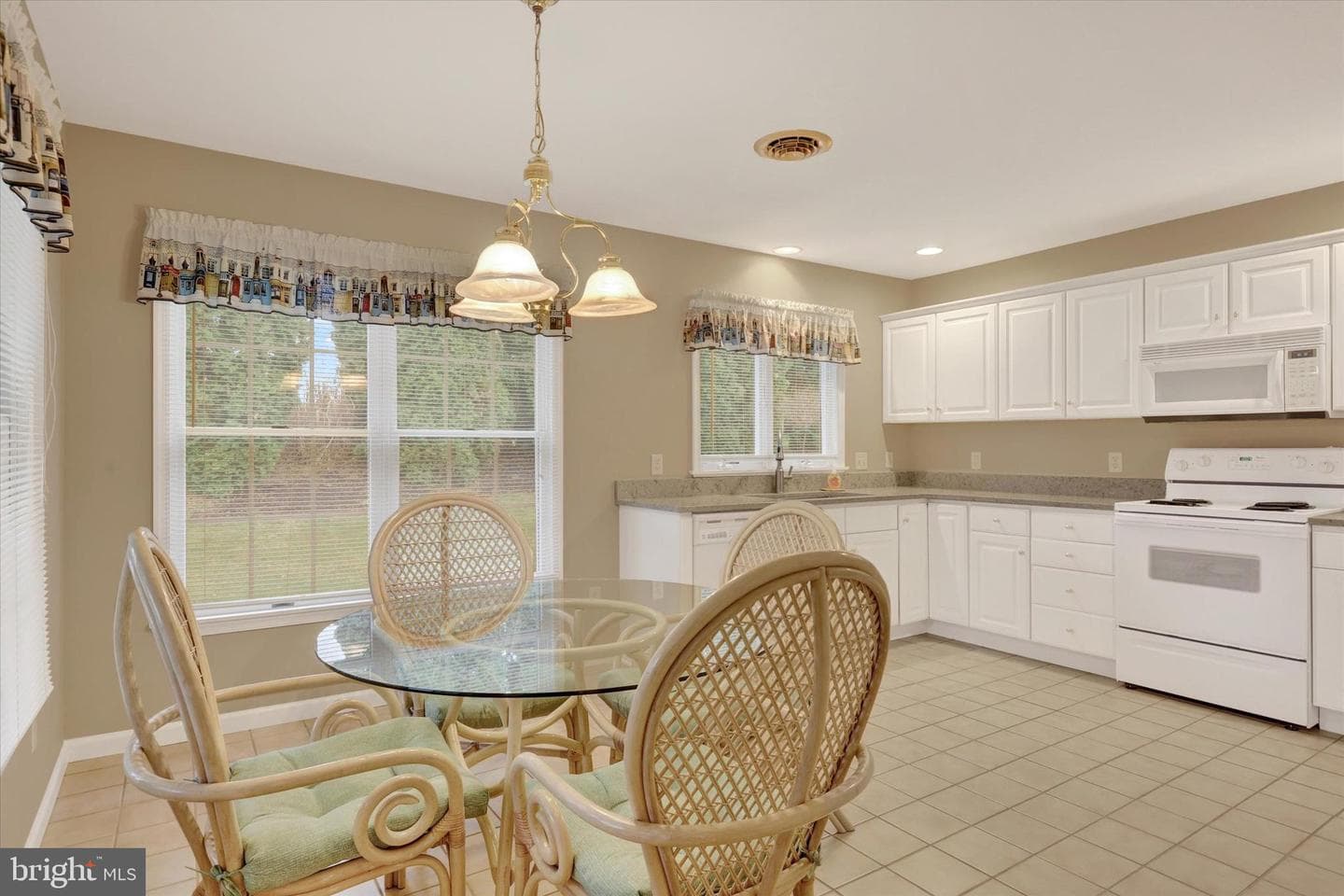 2324 Aronimink Circle photo 12