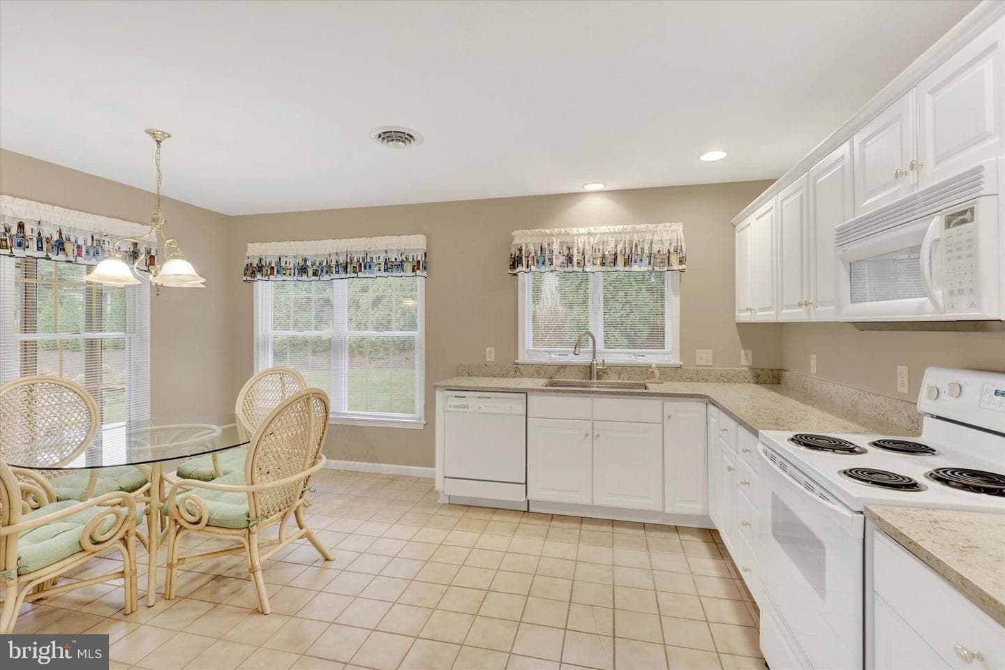 2324 Aronimink Circle photo 14