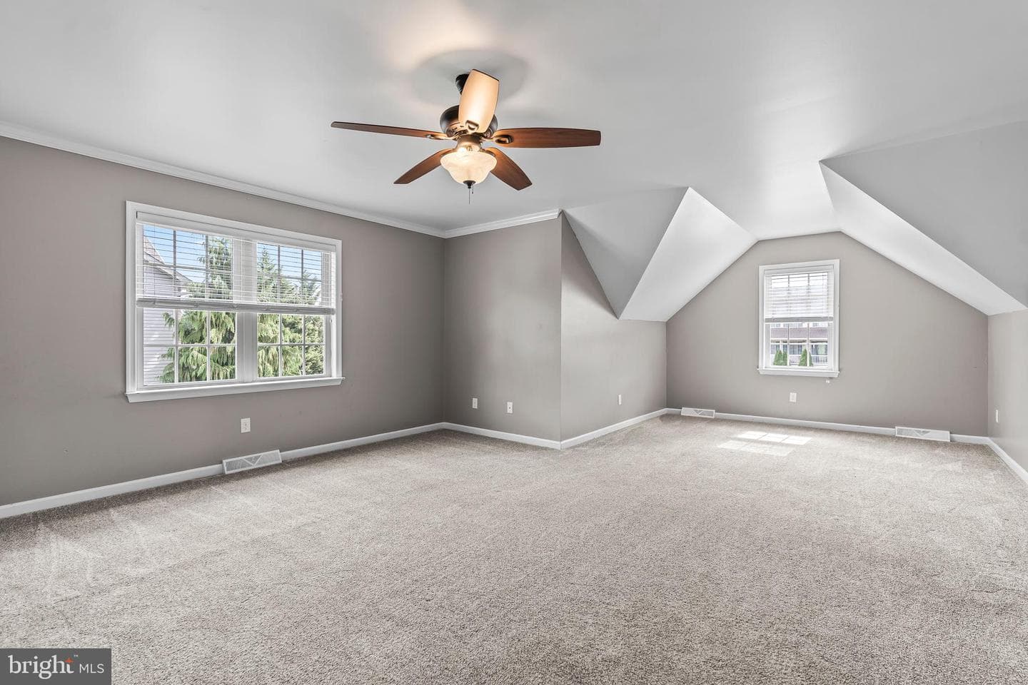 1831 Bell Avenue photo 46