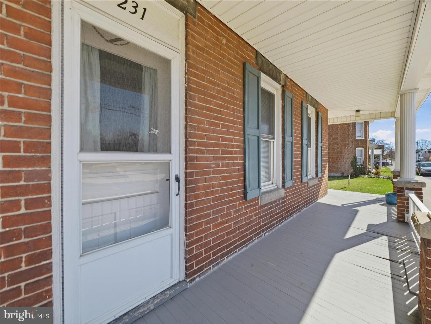 231 Fairview Avenue W photo 12