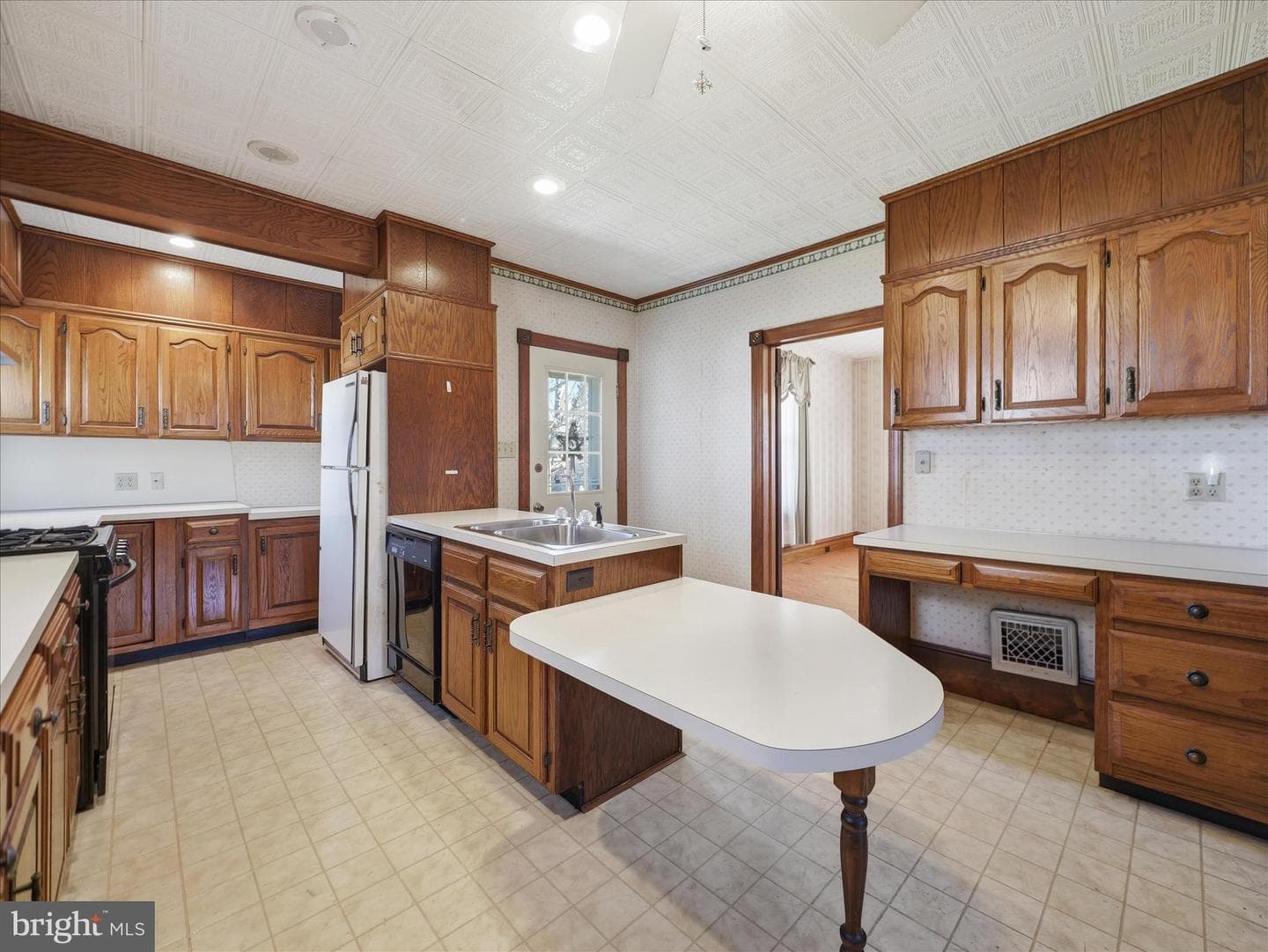 231 Fairview Avenue W photo 16