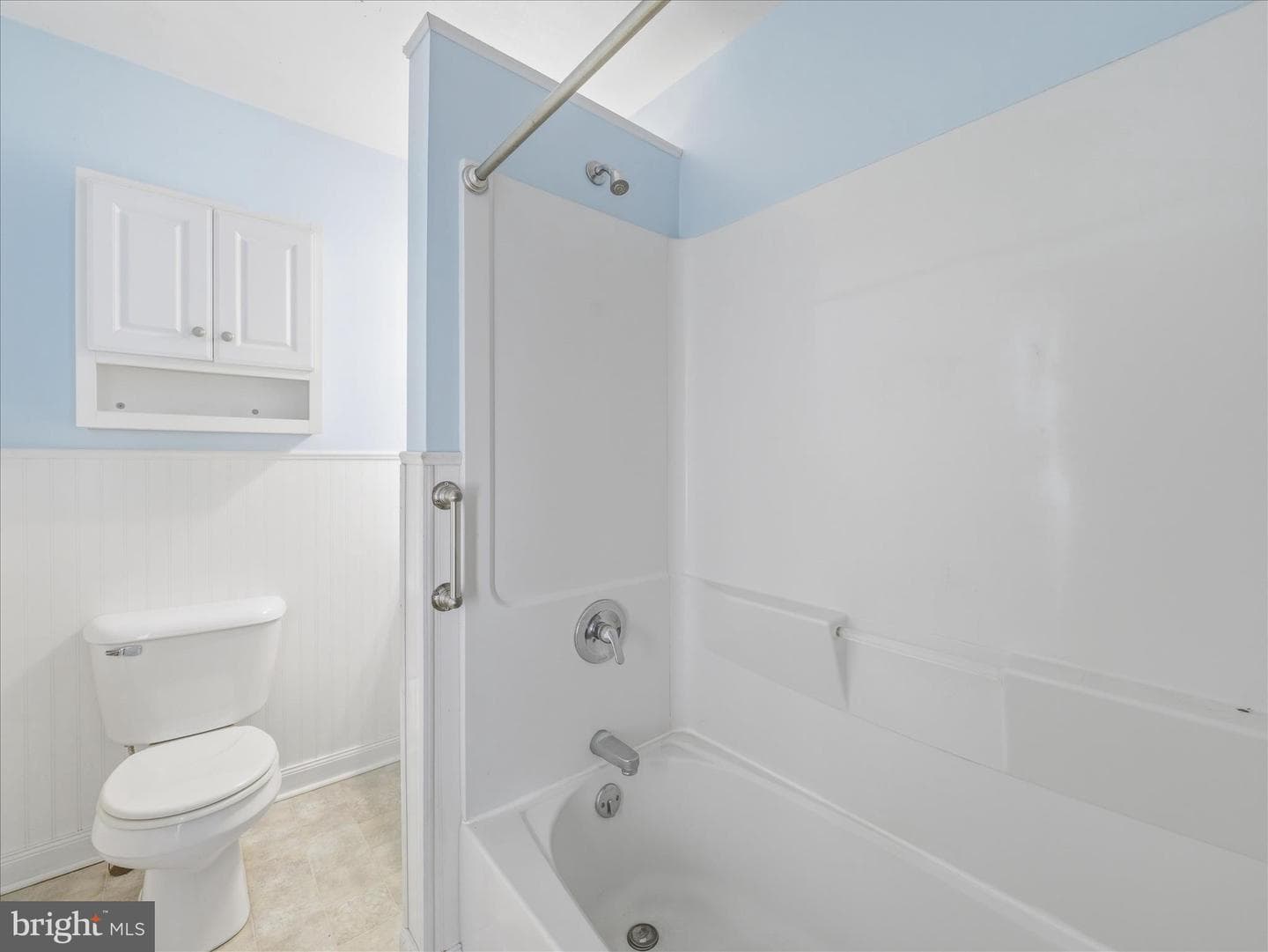 231 Fairview Avenue W photo 28