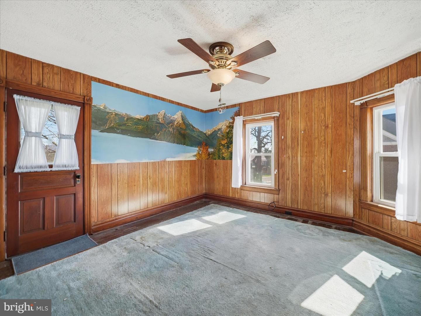 231 Fairview Avenue W photo 30