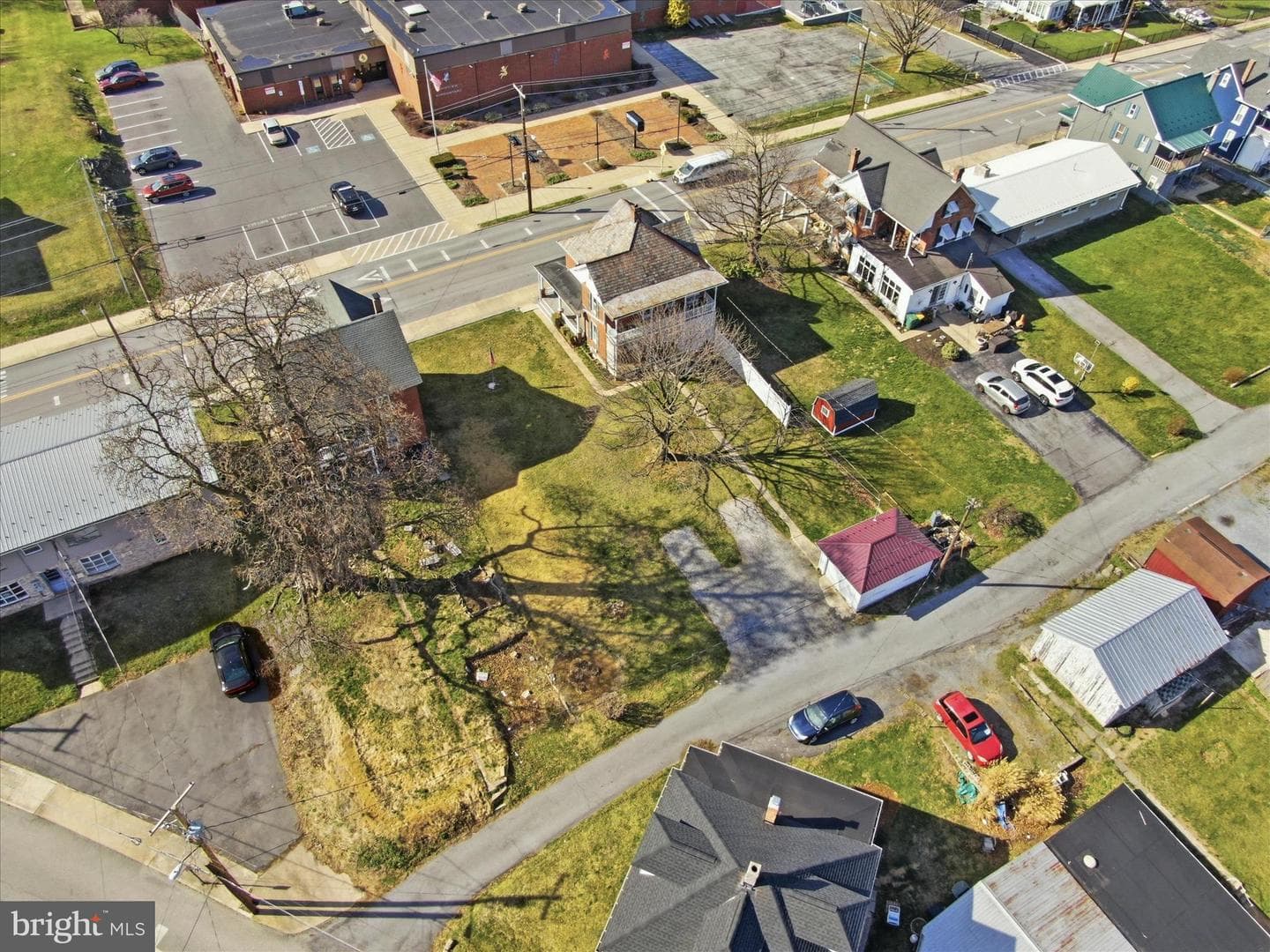 231 Fairview Avenue W photo 41