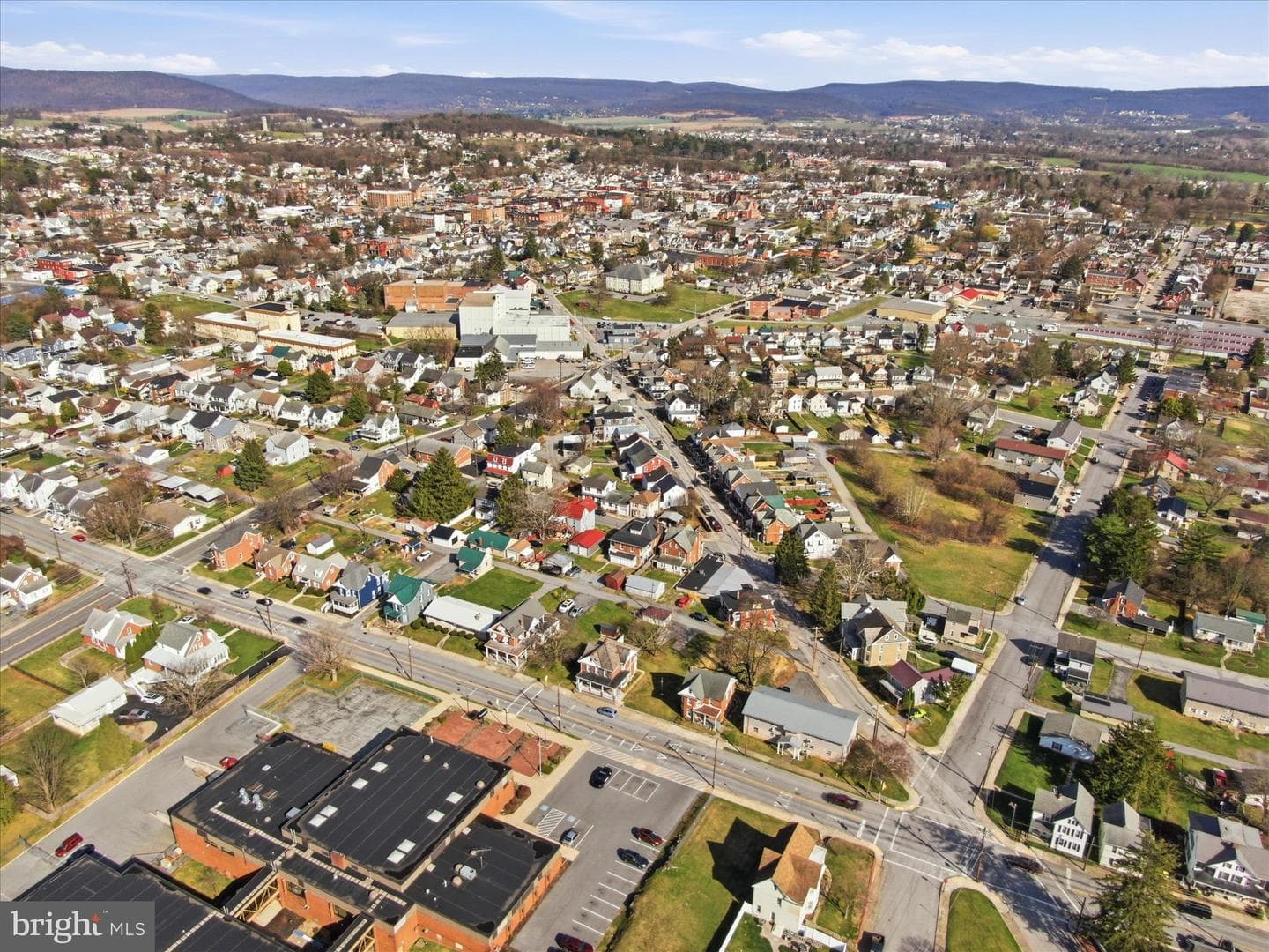 231 Fairview Avenue W photo 43