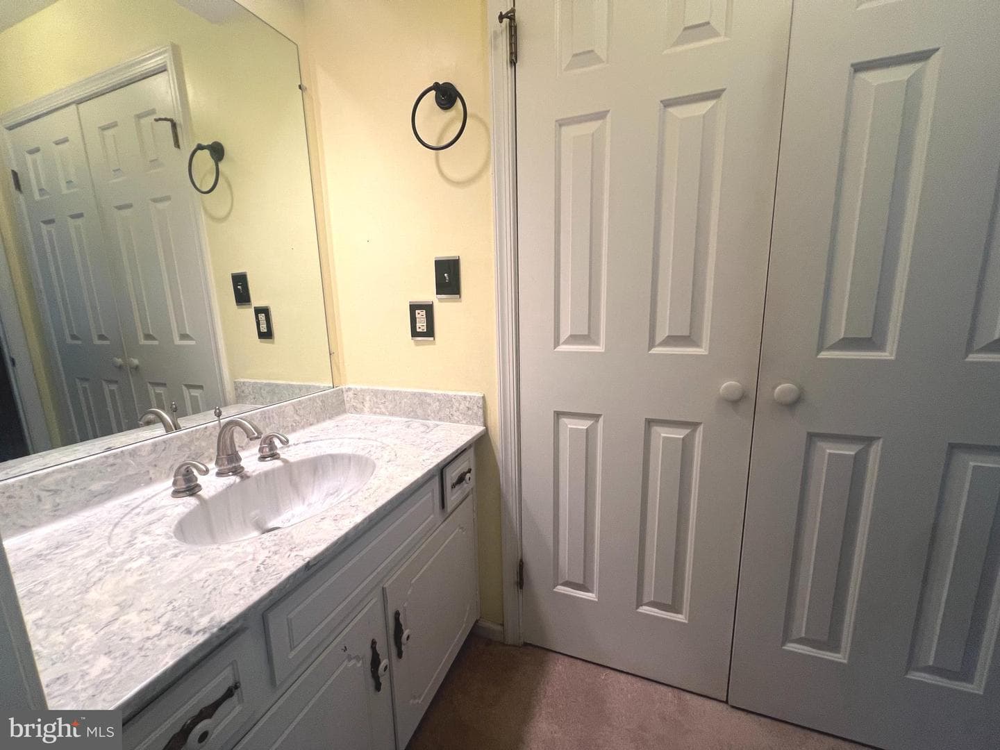 831 Rosewood Court photo 18