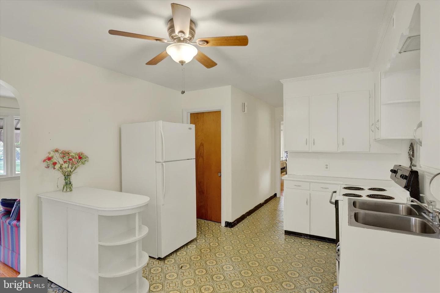 777 Blanchard Avenue photo 6