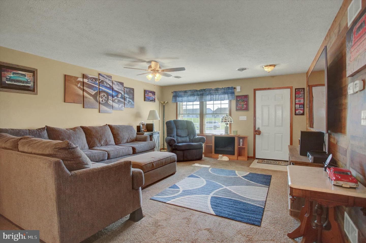432 Kara Way photo 5