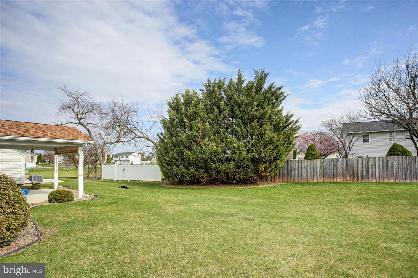 139 Central Way photo 25