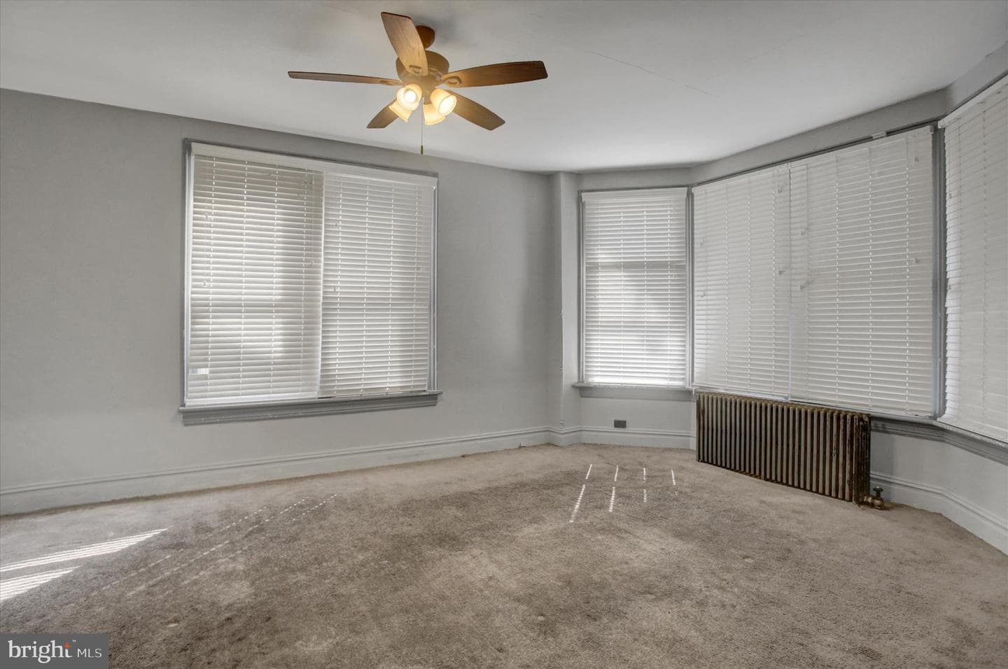 425 Lincoln Way West photo 12
