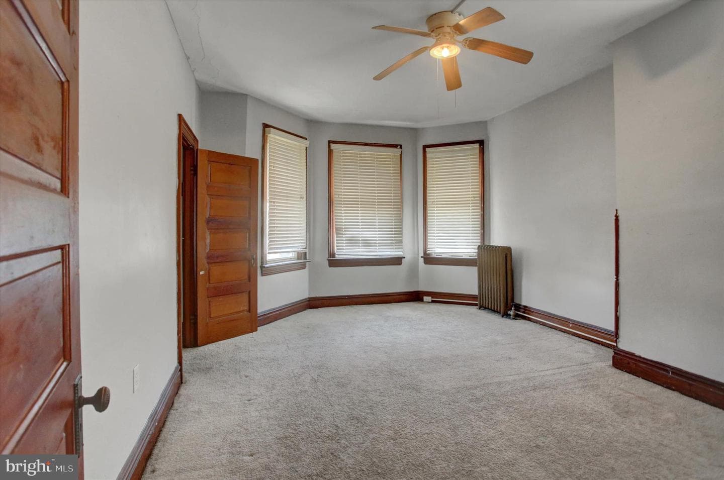 425 Lincoln Way West photo 19