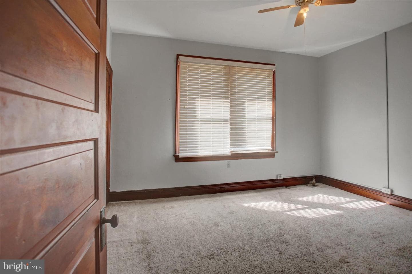 425 Lincoln Way West photo 21
