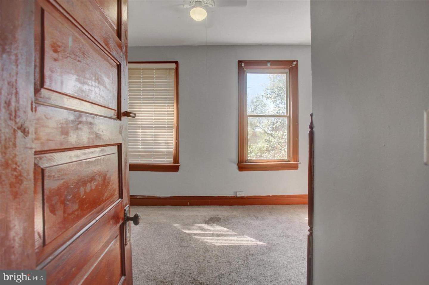 425 Lincoln Way West photo 23