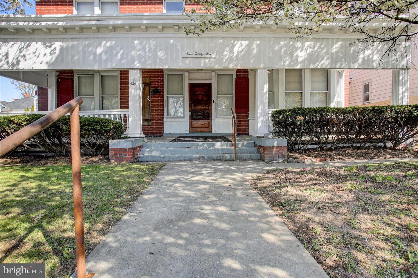 425 Lincoln Way West photo 3