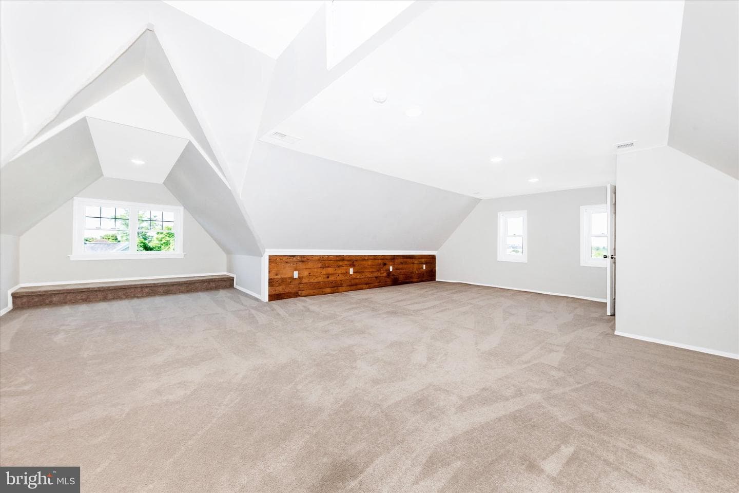 140 N Grant Street photo 33