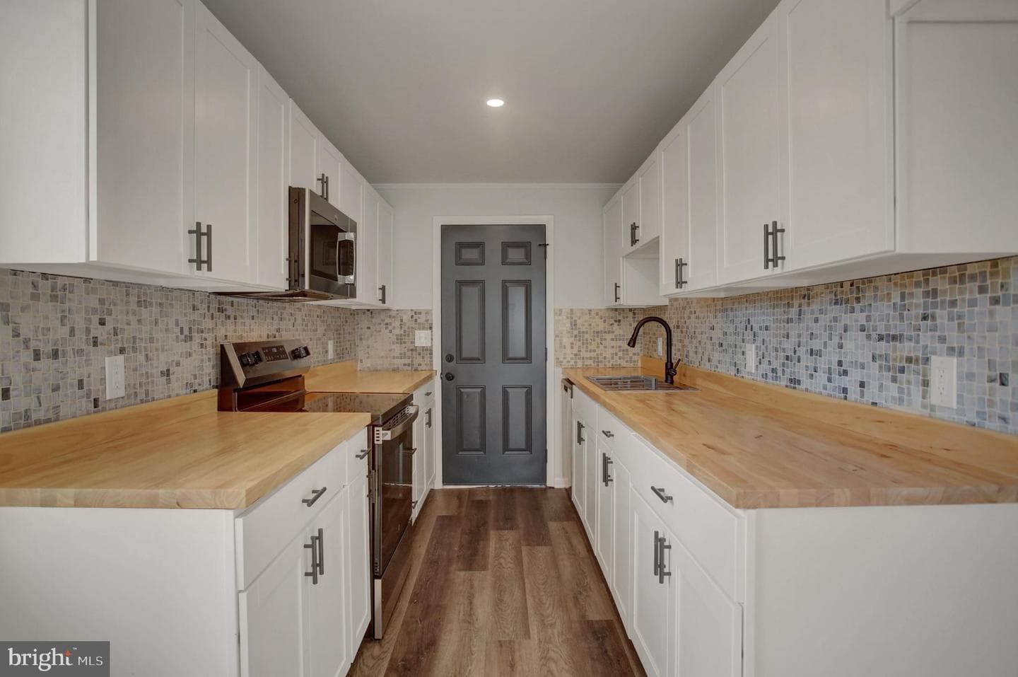 67 5th Avenue photo 9