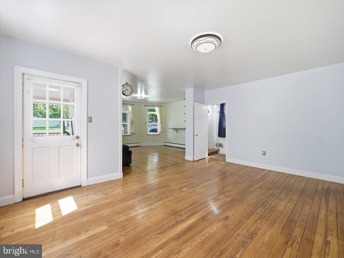 535 Center Street photo 4