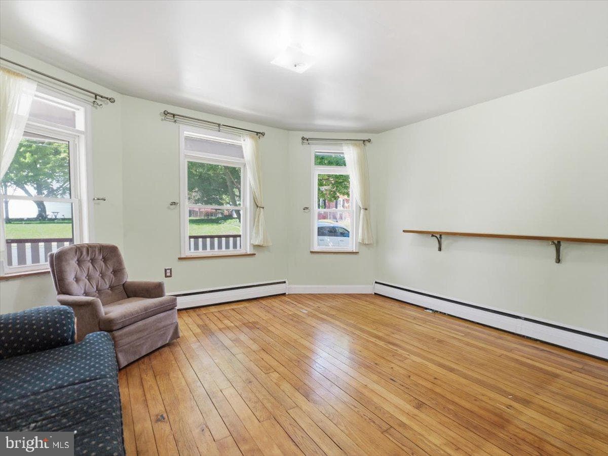 535 Center Street photo 8