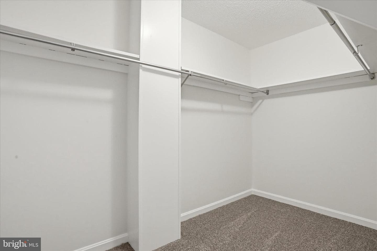 334 Stonegate Court photo 15