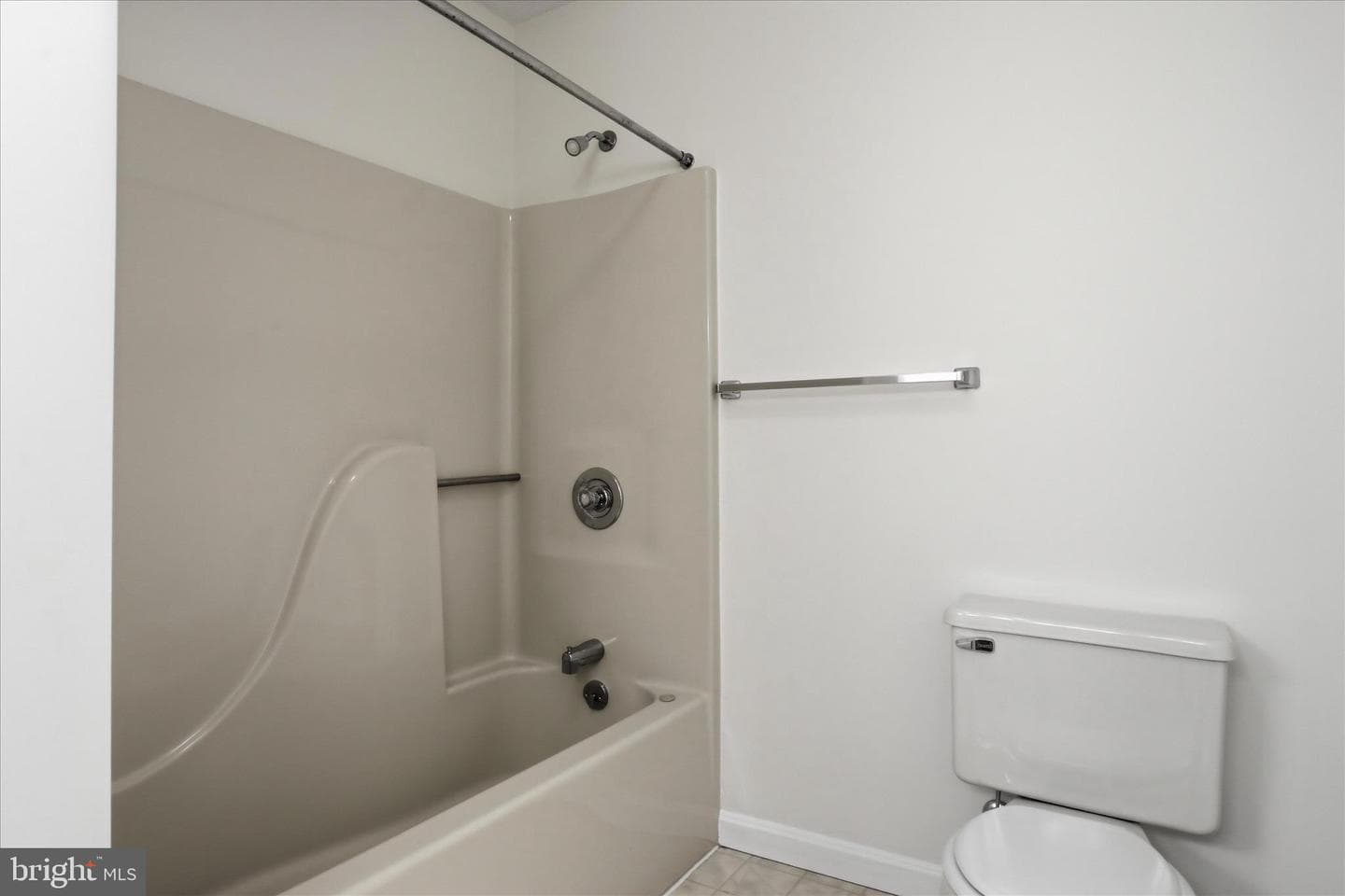 334 Stonegate Court photo 17