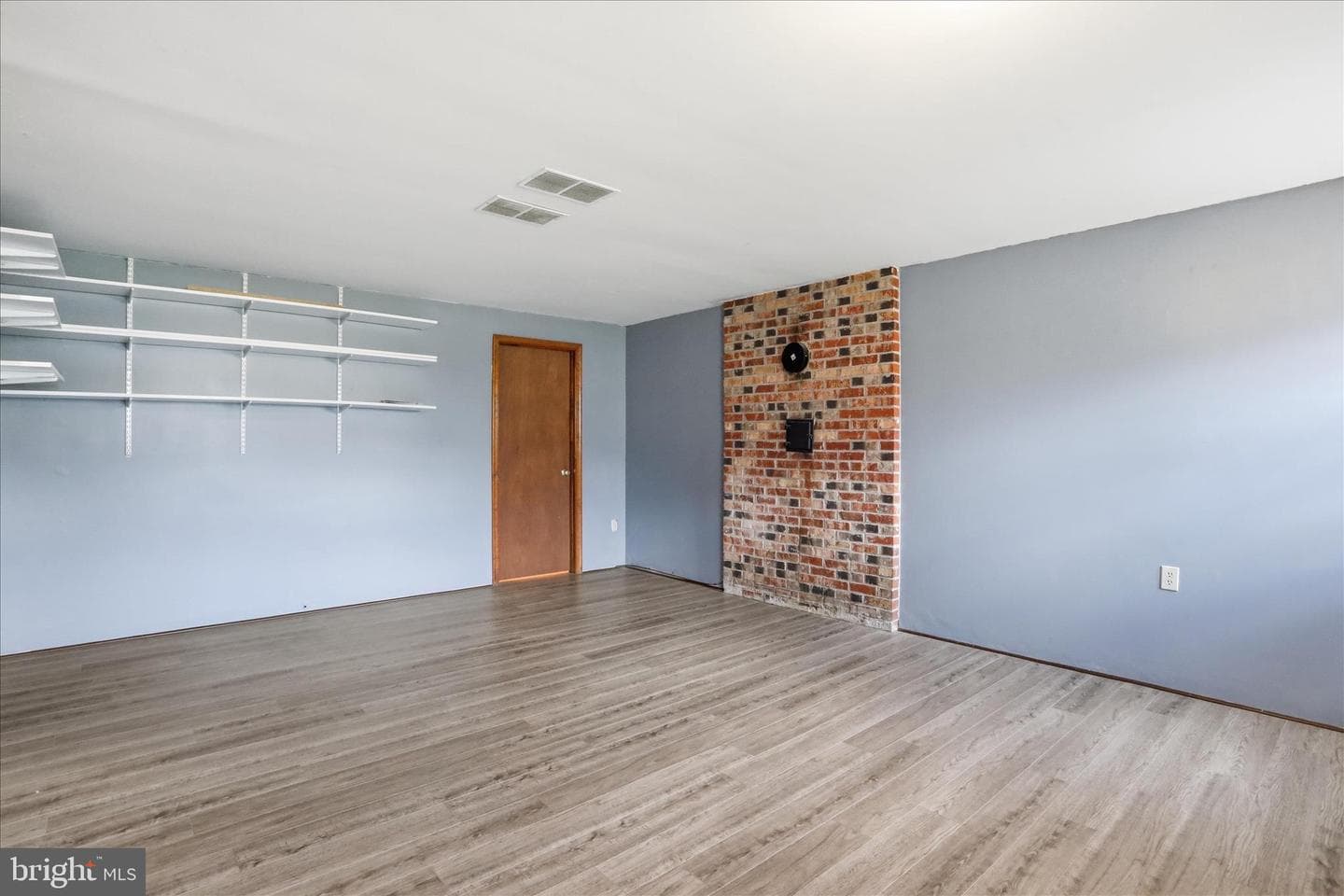 99 Jameslee Drive photo 27