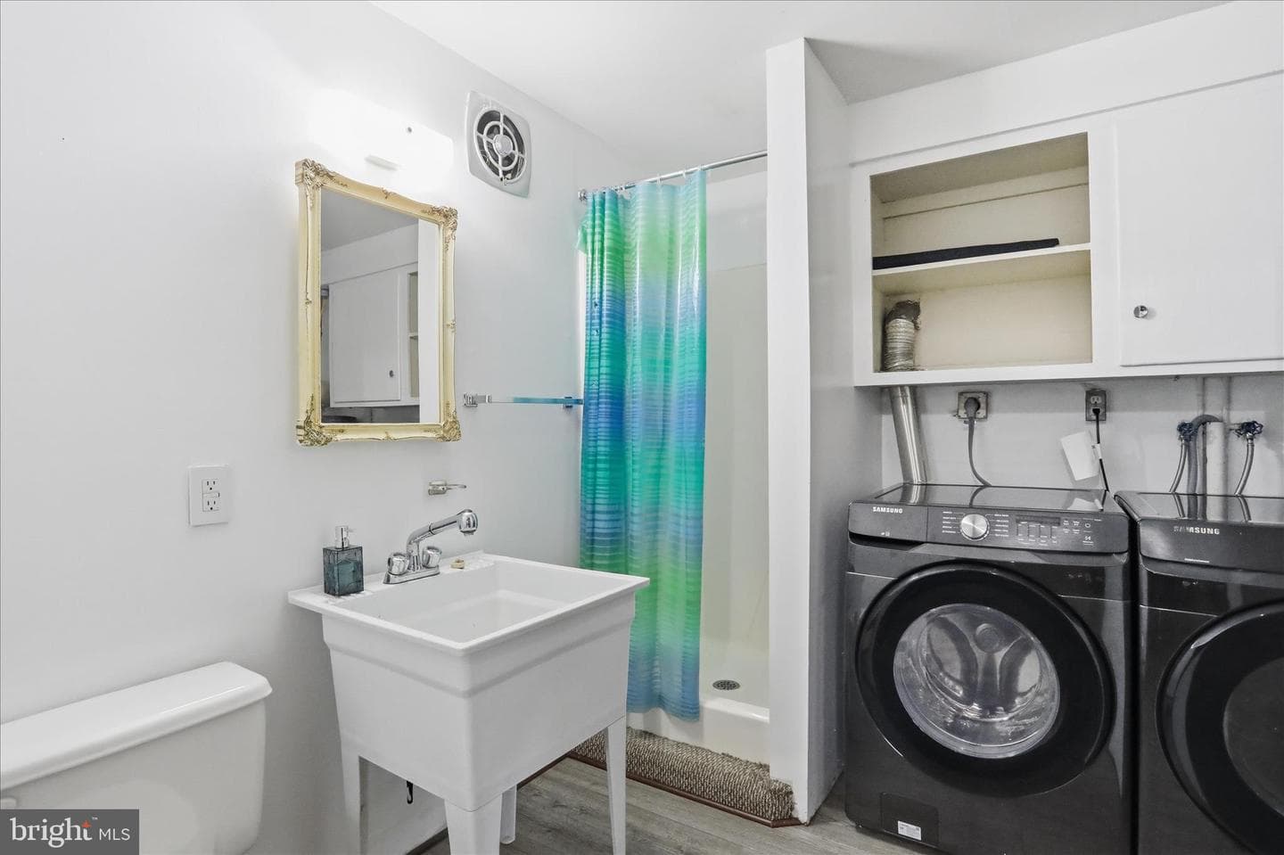 99 Jameslee Drive photo 28