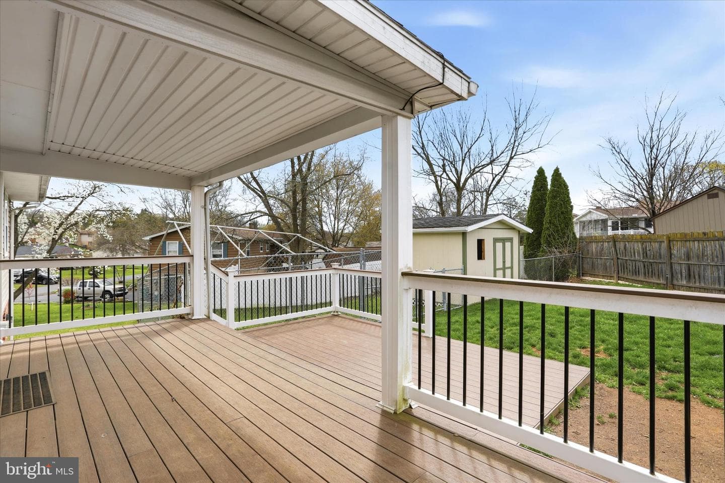 99 Jameslee Drive photo 31