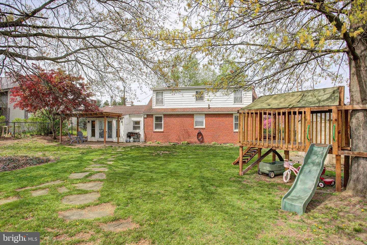 374 Glen Street photo 36