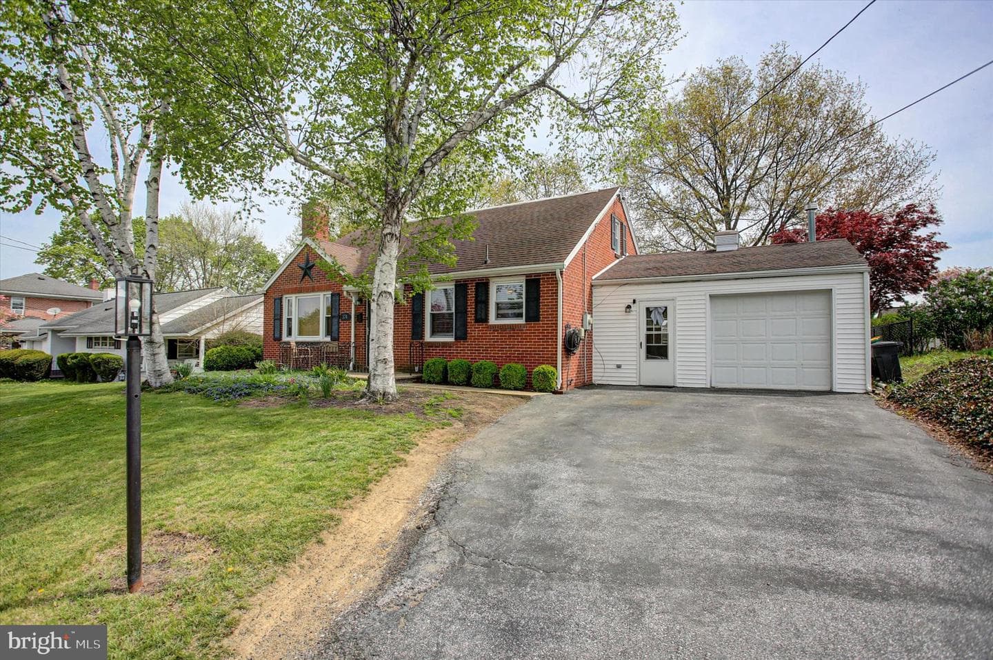 374 Glen Street photo 4