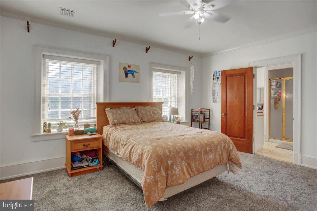 307 W King St photo 48