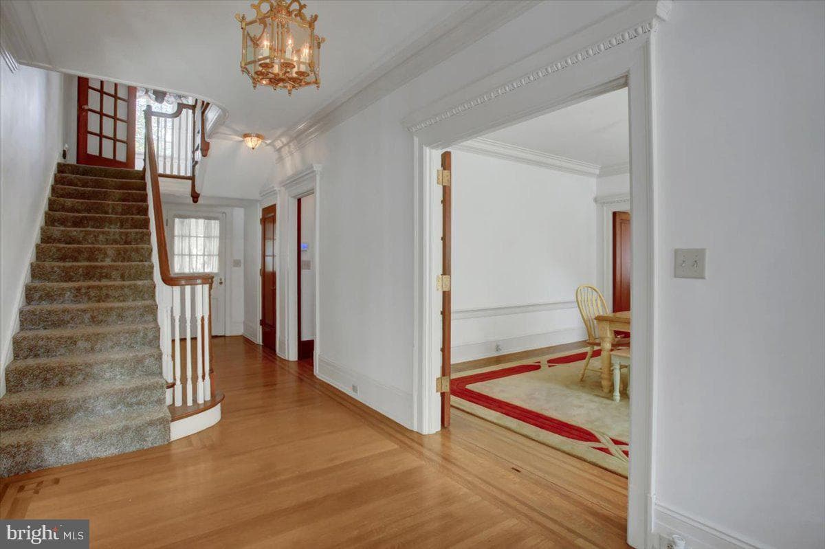 307 W King St photo 6