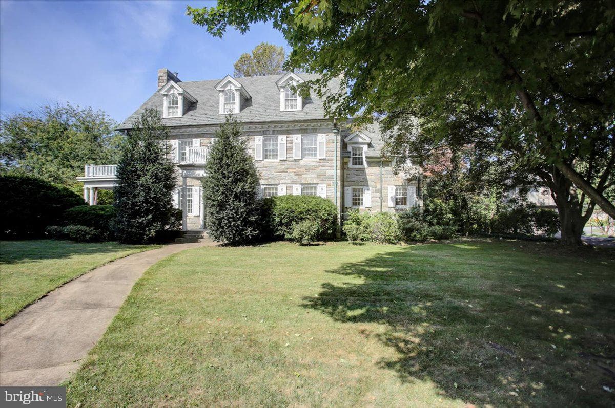 307 W King St photo 65