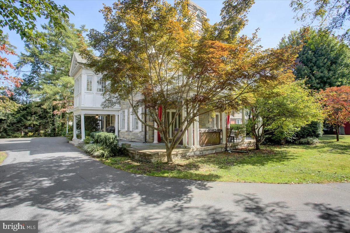 307 W King St photo 73