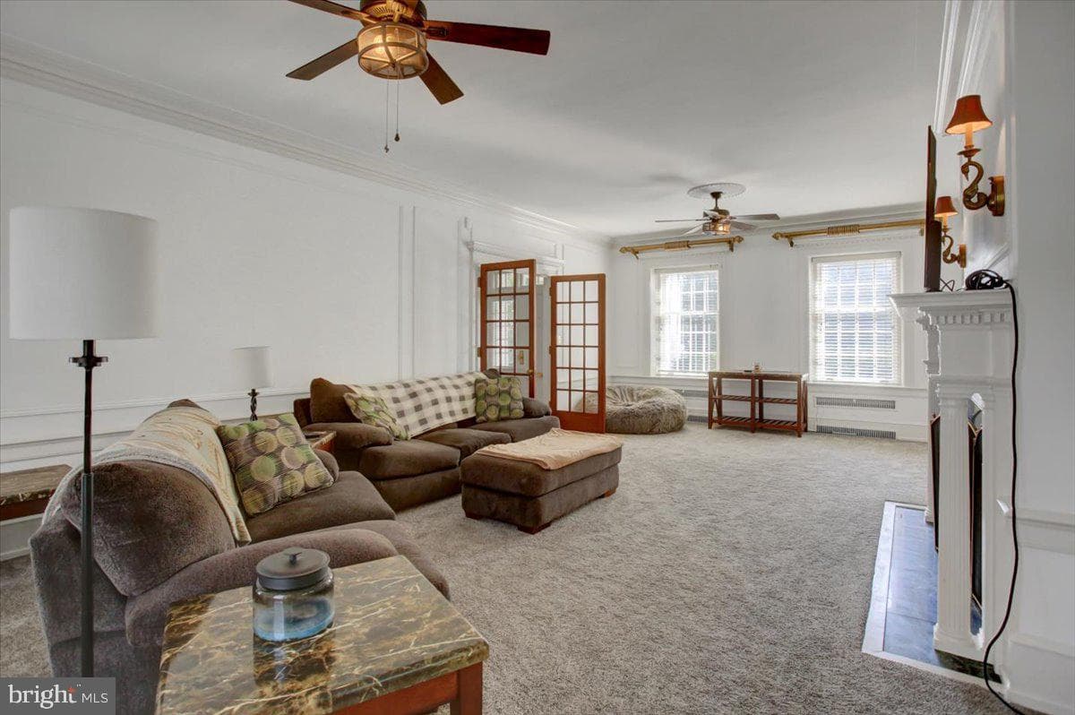 307 W King St photo 8