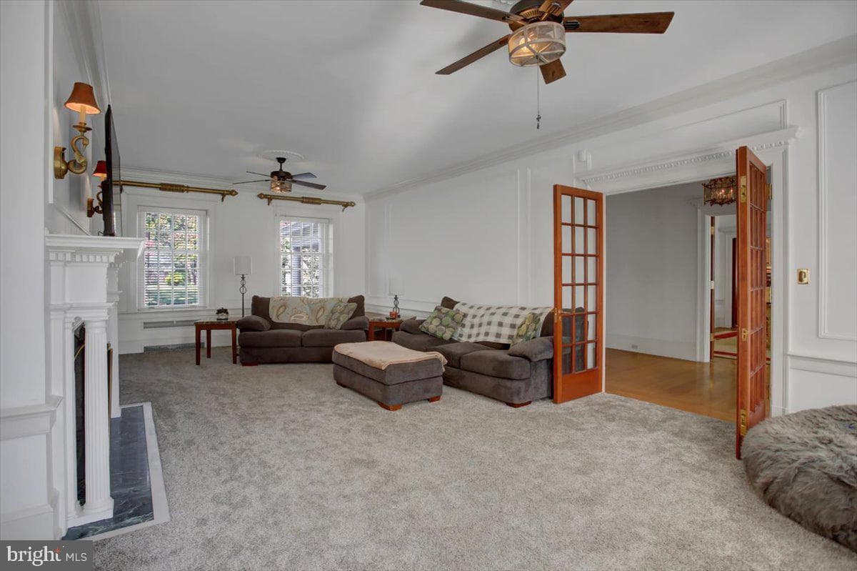 307 W King St photo 9