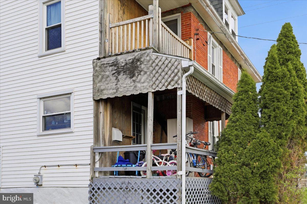 410 Fairview Avenue photo 18