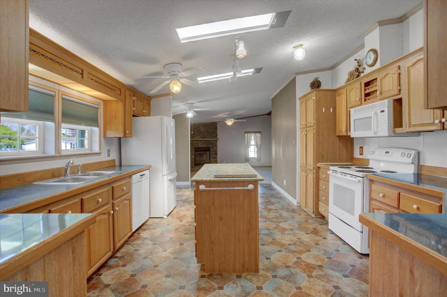 5664 Claridge Court photo 7