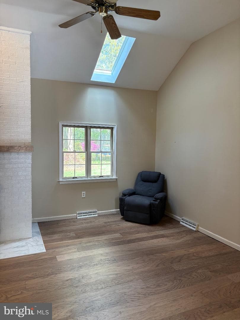 6188 Greenbriar Lane photo 4
