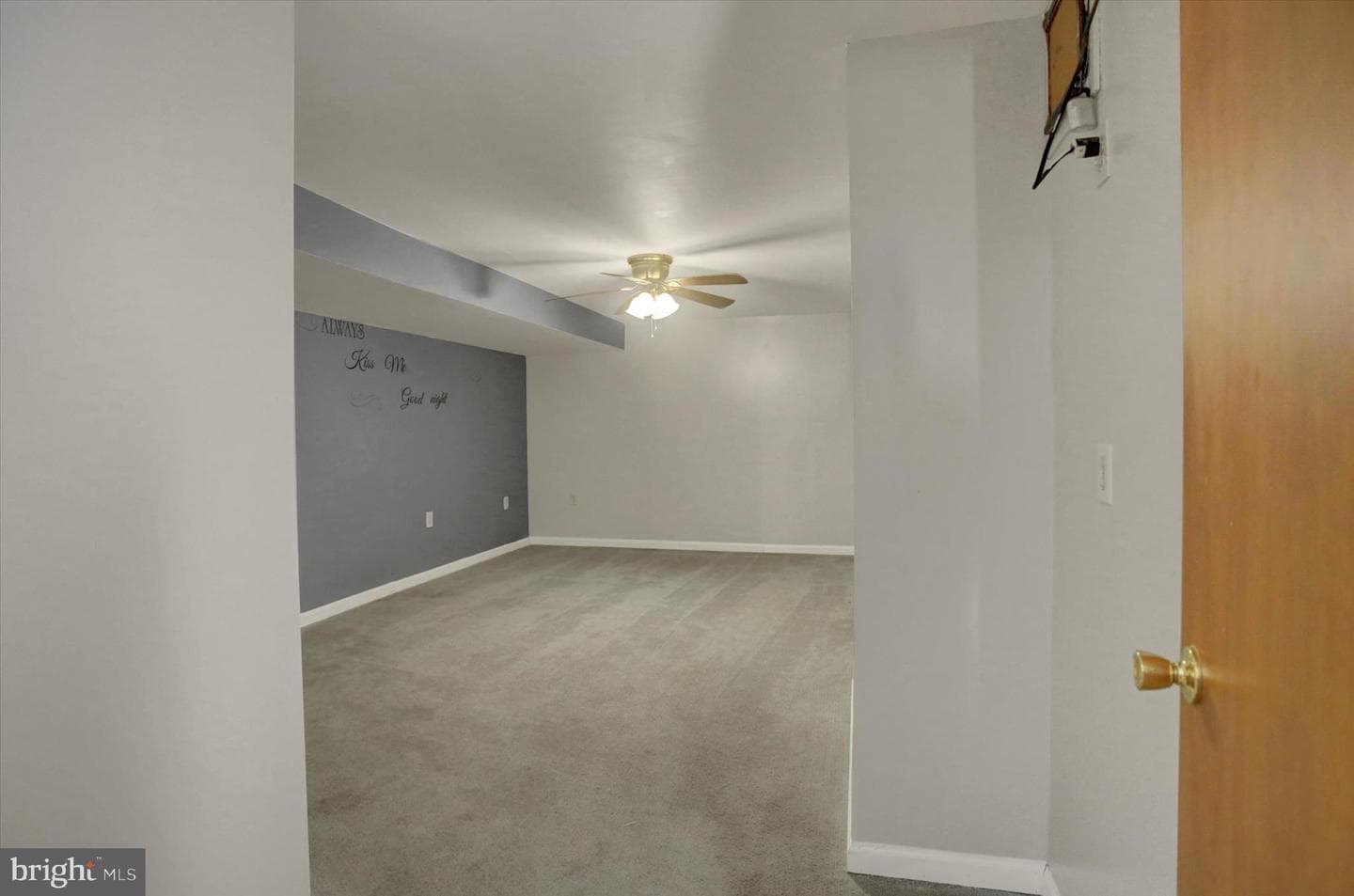 250 Jade Drive photo 32