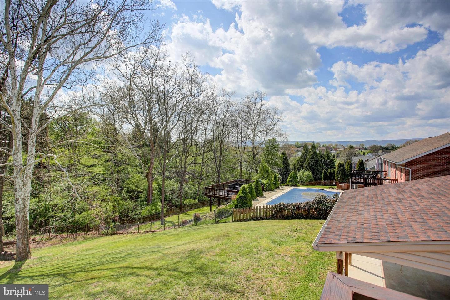 250 Jade Drive photo 39