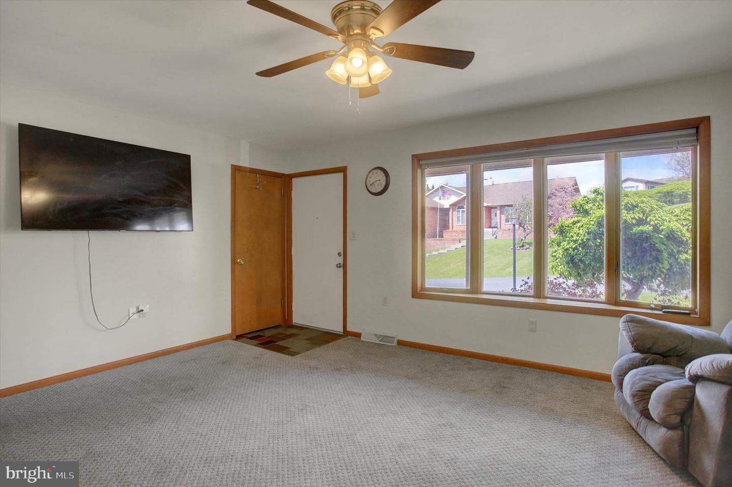 250 Jade Drive photo 7