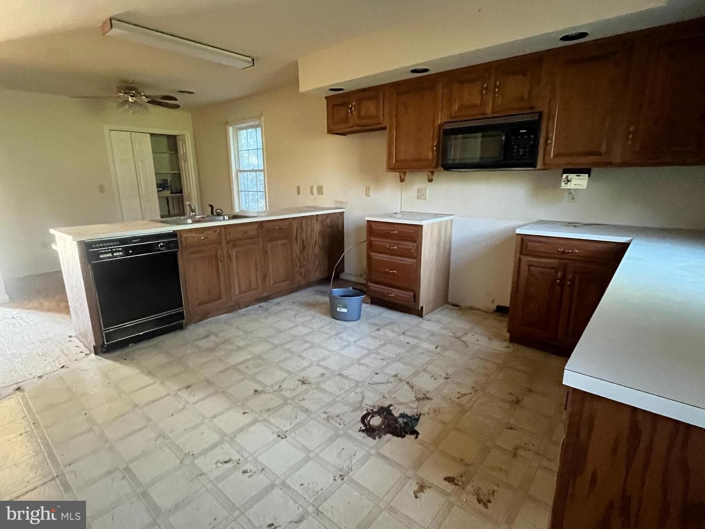 150 S S Price Avenue photo 14