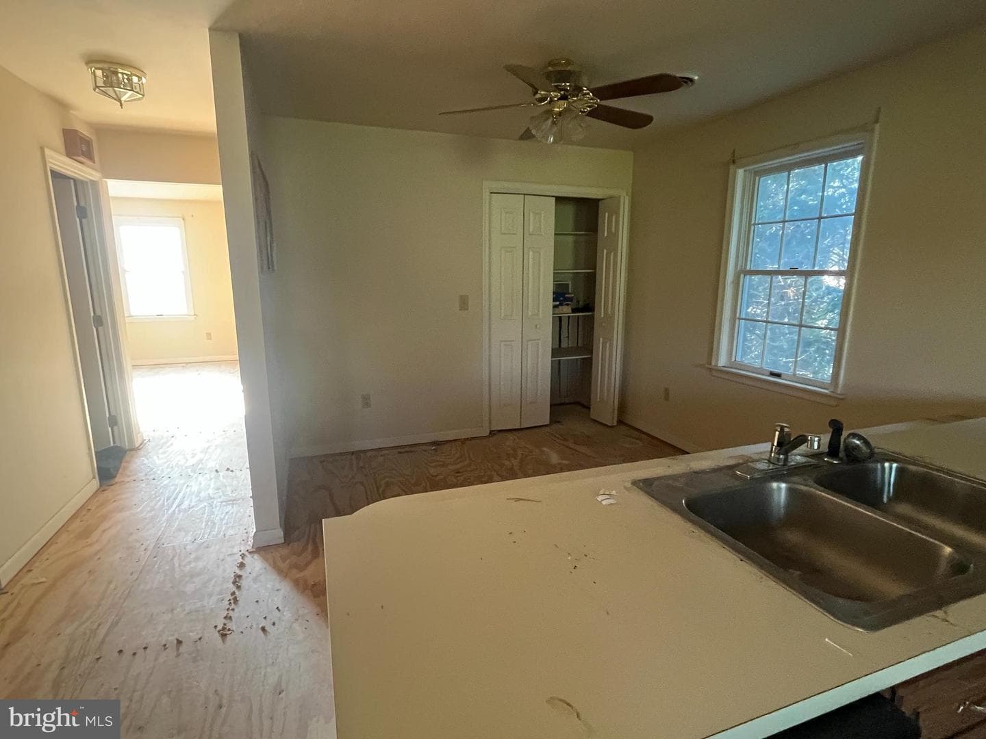 150 S S Price Avenue photo 15