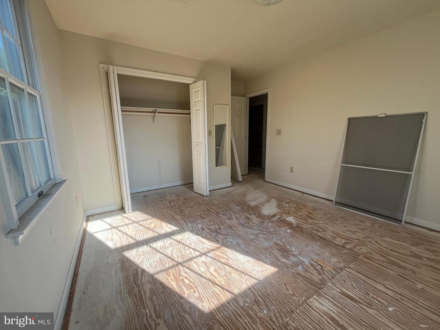 150 S S Price Avenue photo 27