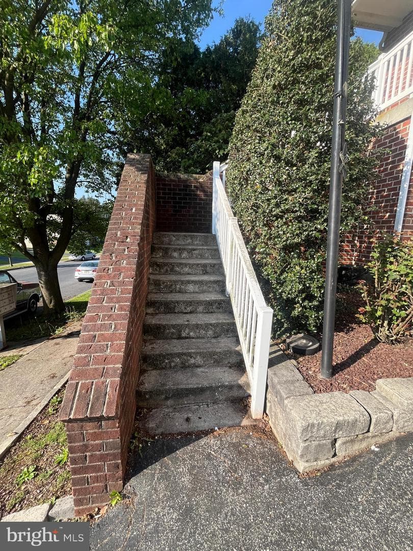 150 S S Price Avenue photo 34